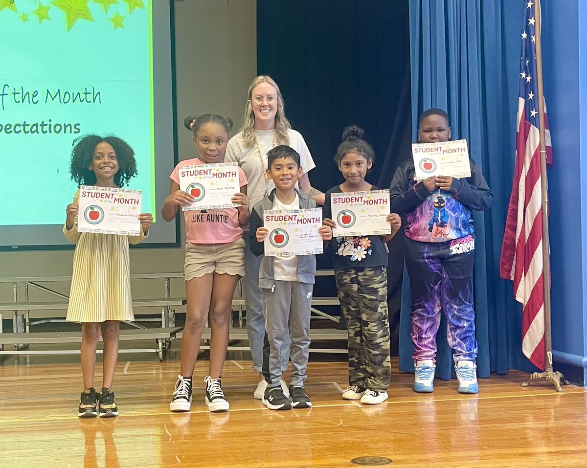 CounselingKirk's tweet photo. Thanks to our wonderful PTA for providing breakfast for our Hawks of the Month! So proud of these students for showing high expectations! @DrCSLPadgett @kellymastro @hapevillehawks https://t.co/4pdJG34ALc