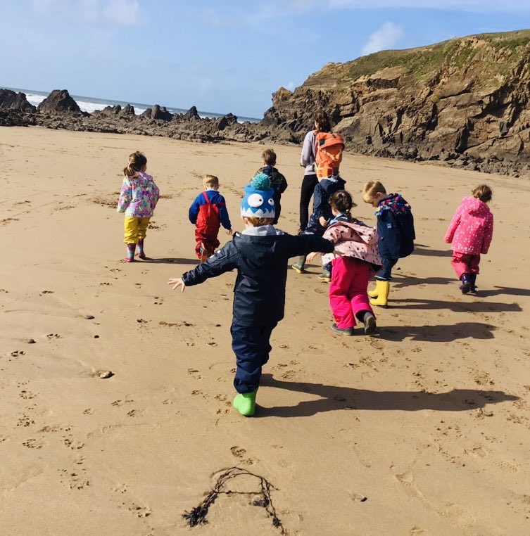 Beach School in action on our local coastline. Owls and Puffins explored the craggy rock pools, immersed in their environment with ⁦@2minuteHQ⁩ this afternoon. #senseofbelonging ⁦@LAPacademies⁩