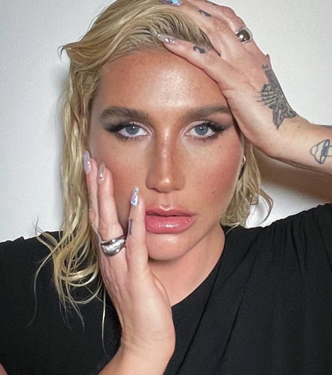 KeshaRose tweet picture