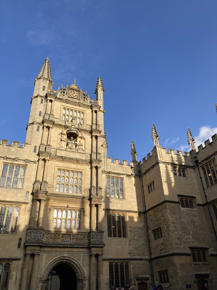 Delighted to have participated in the   Oxford LLMs for Social Science workshop for the past three days ! Thank you <a href="/antndlcxr/">Maksim Zubok</a> and <a href="/NuffieldCollege/">Nuffield College</a> for organizing🤗 #OxfordLLM