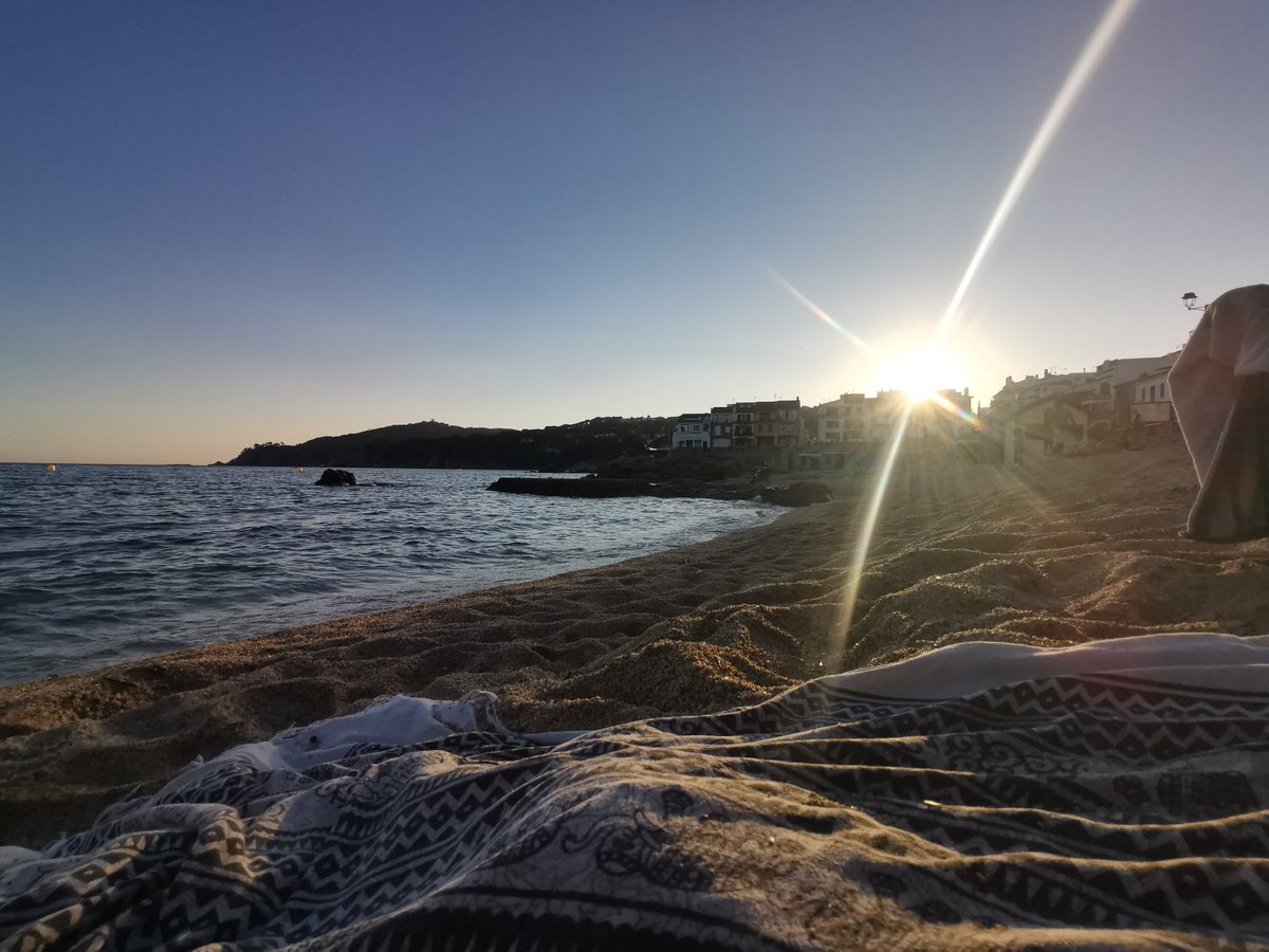 linkalila's tweet photo. Calella de Palafrugell atardecer a 27grados.. Otoño del 23 https://t.co/H57p2fQbHR