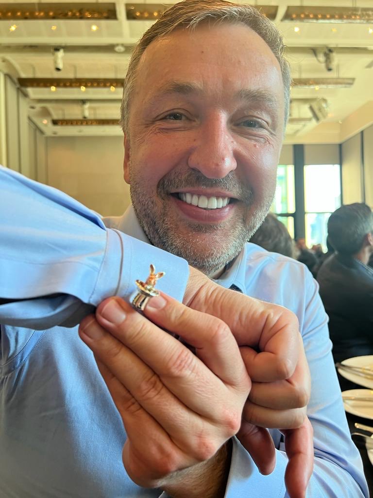 I’m a pure bred 🐰 at poker - every time I sit down the waiting list grows!