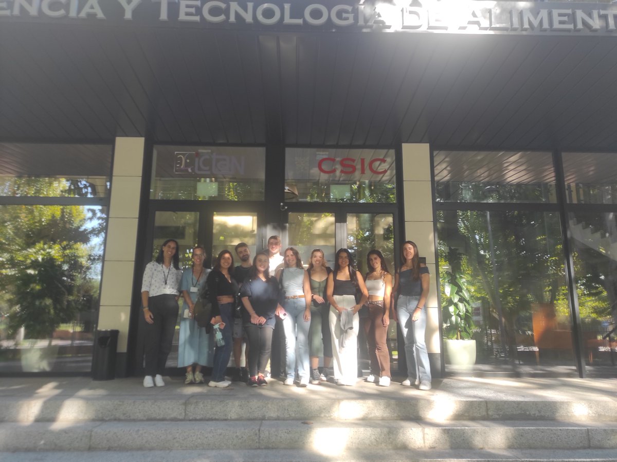 ICTAN's tweet photo. PARTICIPACIÓN DEL ICTAN EN EL MÁSTER UNIVERSITARIO EN I+D+i EN LA INDUSTRIA ALIMENTARIA (28 Sep), con Estela de Vega y Beatriz Díaz, del Servicio de Cromatografía y Espectrometría de Masas de la Unidad de Servicio de Técnicas Analíticas, Instrumentales y Microbiológicas (USTA) https://t.co/Rs2vnFOgMU
