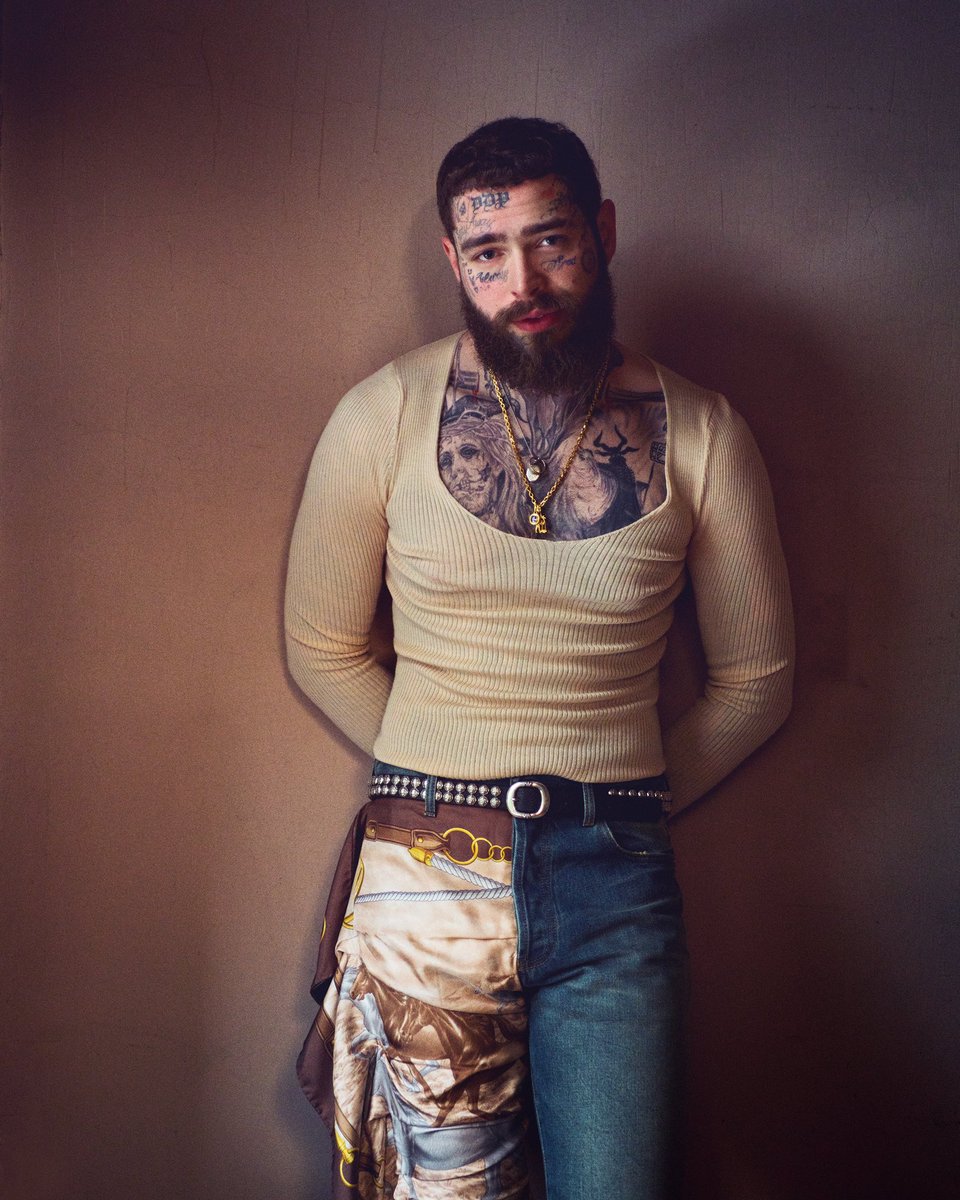 ExtraPosty's tweet photo. “[There’s] a lot of work to be done and a lot of ass kicking to do, so I’ll give it my best go.” 

👏🏼👏🏼 @postmalone + @CRFASHIONBOOK https://t.co/FAlszN7R0E