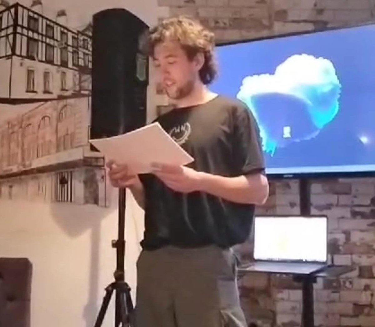 Well Done to all who came to 'Get Involved' Practise Your Pitch session at The Bailiffs Bat this week.
Congrats to Alison Gaskell of Craft Hive CIC and Jason from WN Bikes on taking the joint top cash prize!🏆
Two amazing upcoming projects to look out for on the Wigan SE Network.