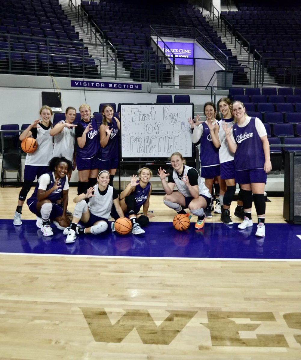 Julie Goodenough tweet media