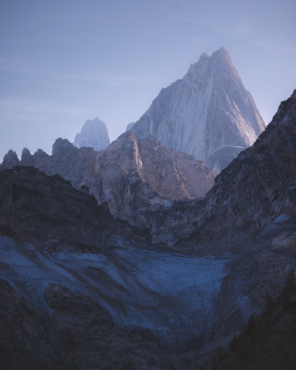 jennadixonphoto's tweet photo. Gm from a place I’d like to be right now 🗻 https://t.co/1enFrXH7BT