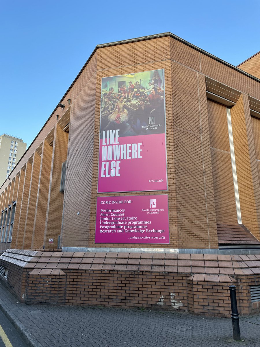 IAMJACKWEBB's tweet image. Gorgeous afternoon working with @RCStweets acting students, bringing them back into their body and movement after the Summer. Inspiring and curious! 

#movementdirection #movementforactors