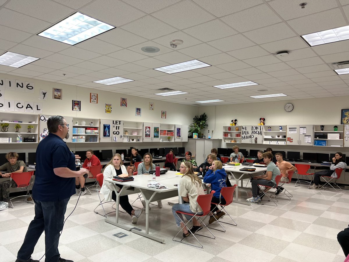 MsPoseys_Class's tweet image. Today we have Mr. Fridel from the Greater Cincinnati Apprenticeship Council speaking to Prep for College &amp;amp; Careers classes about apprenticeship opportunities —and some fun with electricity!