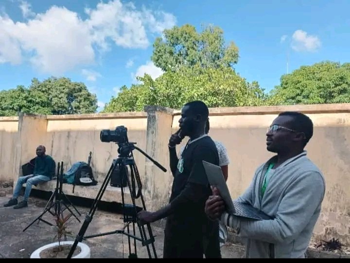 bce4allkids's tweet photo. Special thanks to The Jos Film Initiative  @TheJOFII we appreciate the great documentary on our ongoing reading garden project. 💐🌻🤗😊👍

#BCE #SDG4 #JOFII #Volunteers #Volunteering #SDGsProject #ReadingGarden #readingclub #documentary #BetterClassEnvironment https://t.co/Xemwu3wghh