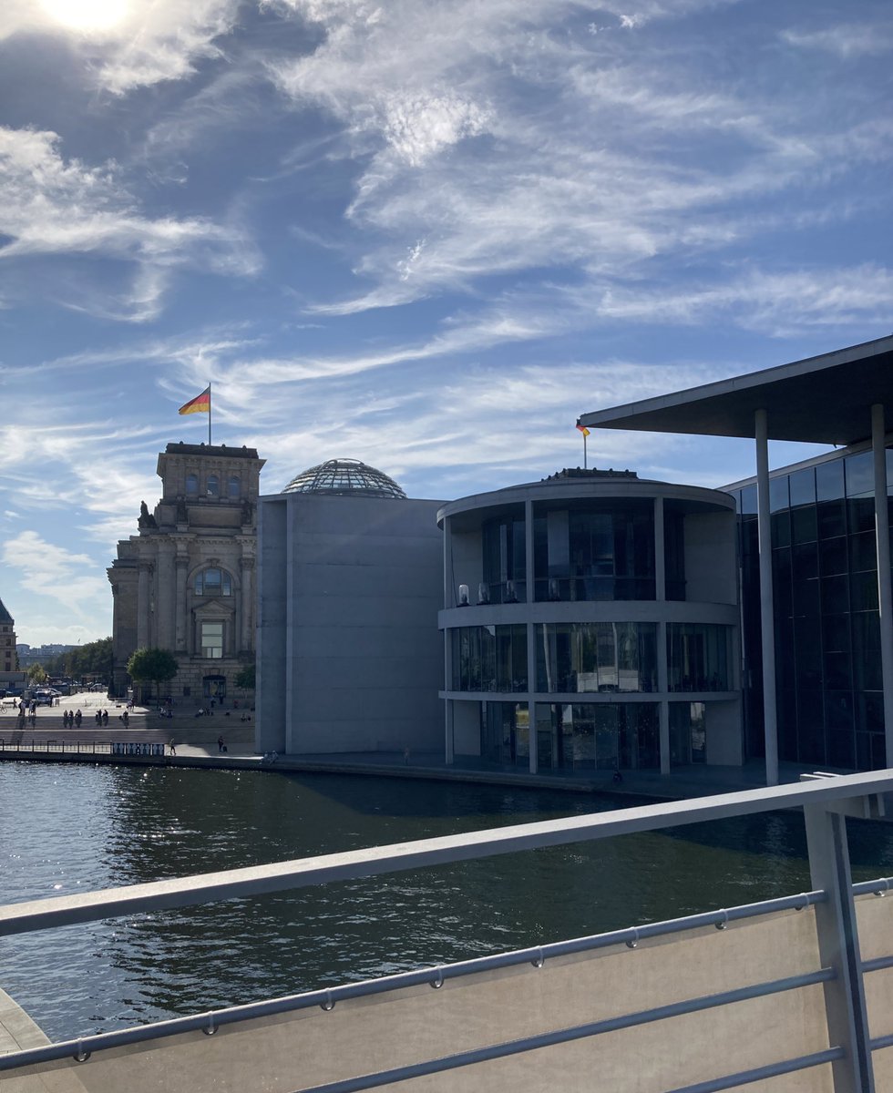 Eine Woche Berlin geht zu Ende. Mit ganz viel Bundestag, dem Bonner und Berliner. 🙌🏼