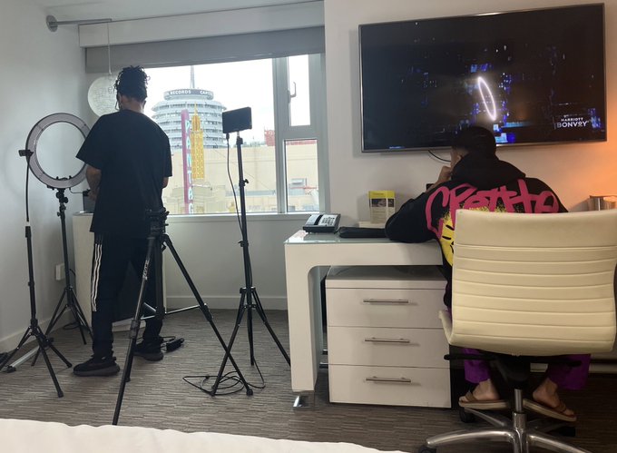 😍 I get to be a lucky girl today 🎉 ⭐️: @FlightLifeMars3  &amp; @MrLegendaryXXX 🙌🏻 https://t.co/q5dBGbJ53<a class="tags" href="/tag/flightlifemars3">@flightlifemars3</a>