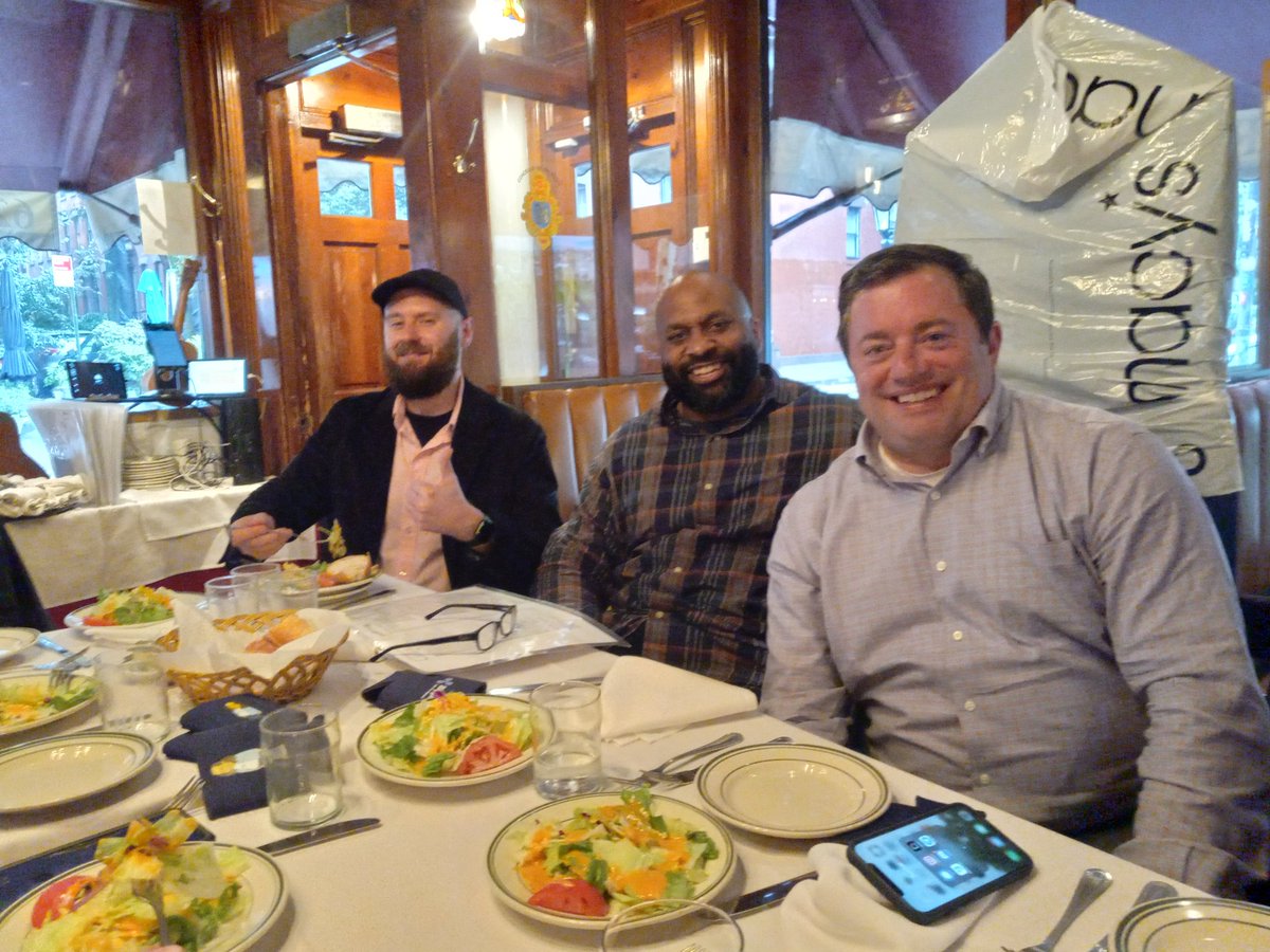 GLigh7's tweet image. #ProperParty #PaellaParty
🎉 🥘