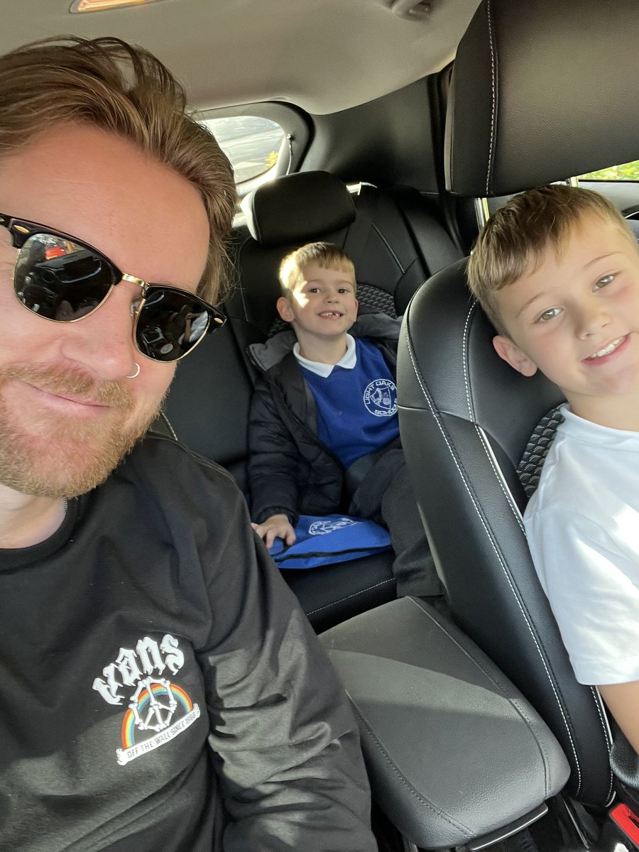 Nipla89's tweet photo. Boys are buzzing we don’t have to get the bus home from school now I’m back driving 😂😂😂 https://t.co/qxzmNl0vmf