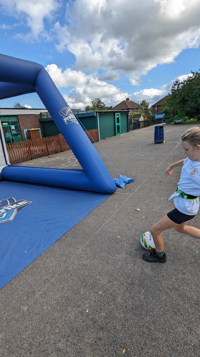 Thank you <a href="/comberbach_FOCS/">Friends of Comberbach School</a>  year 6 absolutely loved doing the pro strike challenge ⚽ <a href="/ComberbachMrsS/">Miss Simpson</a>  @comberbachMi