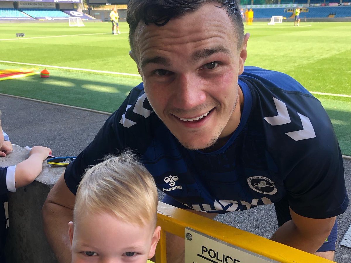 jen_guest's tweet photo. @MillwallFC @EASPORTSFC Zian Flemming, Jake Cooper or Bradders please https://t.co/ZwVylapI6b
