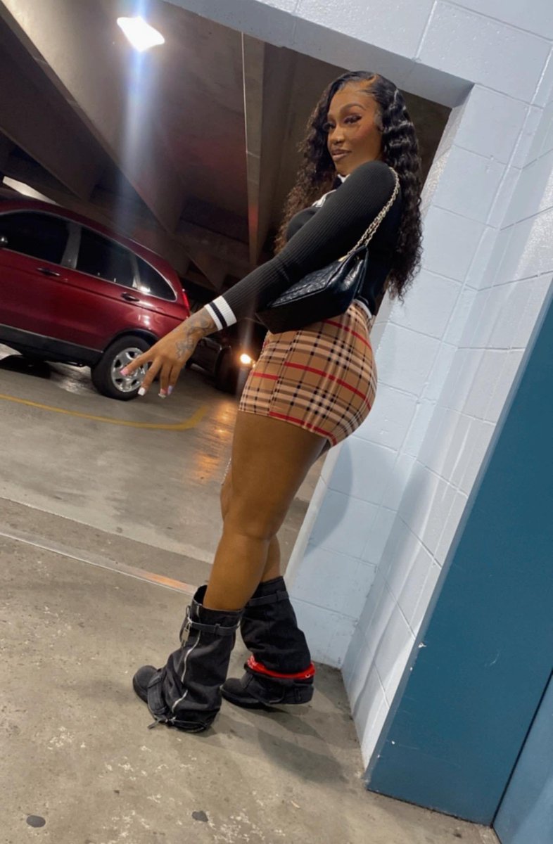StuckupAssNinaa's tweet photo. You the type i like MaMa 🥺💜 https://t.co/eyTSO9kdN1