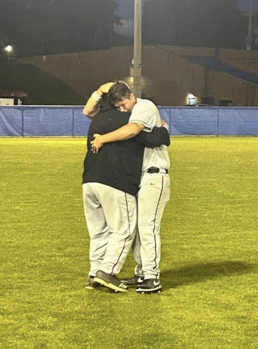 Powerful Moment #1.  #itsmorethanagame

Freshman brother embraces Sr Brother as one playing career ends while the other is just beginning!  #Salemtigerbsbl