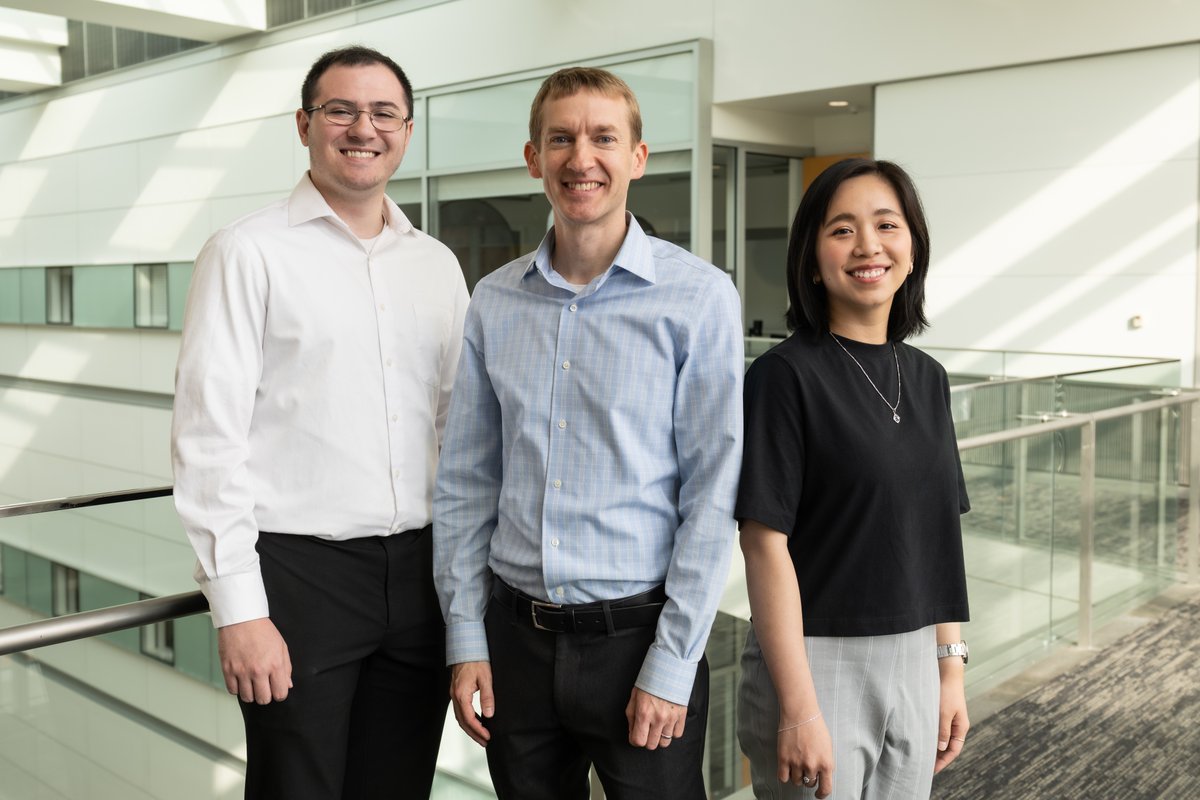 Mccray_Lab's tweet image. A photo of McCray Lab!
Left to right: Gage Kosmanopoulos (research technician), Brett McCray (principle investigator), and Linh Vo (postdoc fellow).