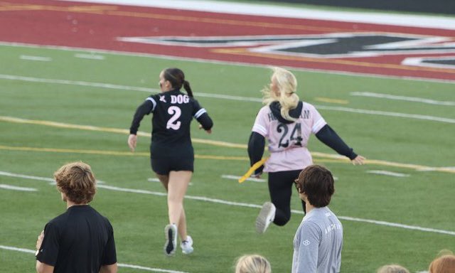 heypaulsedillo's tweet photo. Two-thirds of the Earth is covered by water. The other third is covered by Kaitlyn Sedillo #KDog 🏈 

@KRSPG02 @SedilloJohanna @PNHS_Wbball @MacIrvinGirls @BrianMouton5 https://t.co/O5dRHdmd8G