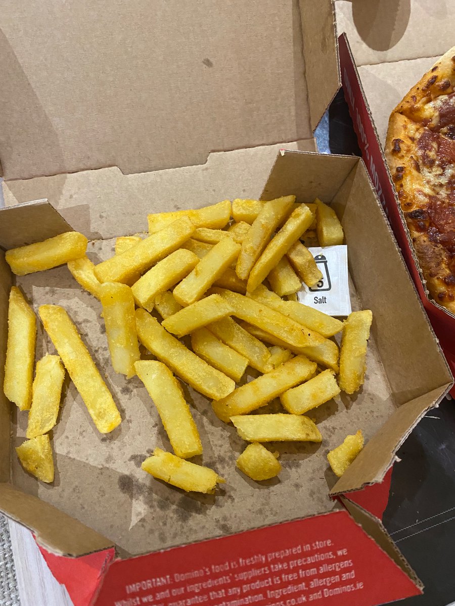 dalej28's tweet photo. @Dominos_UK are these fries worth £3.99 ? Pathetic portion , taste like crap too 👎🏻 https://t.co/HWKVslWvXm