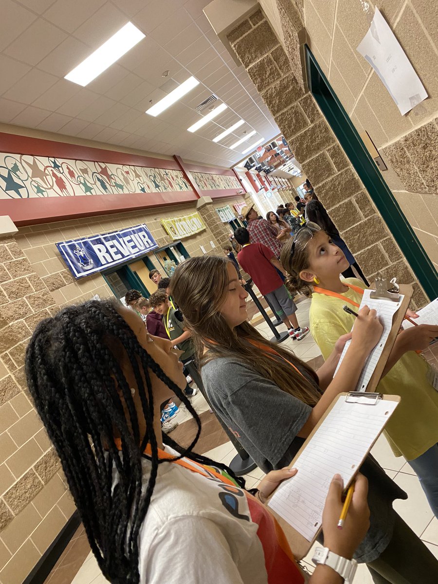 RyonMiddle's tweet photo. Our math classes worked on multiplying and dividing rational numbers in a competitive house challenge. #prmsrocks https://t.co/jwcrMRJQOp