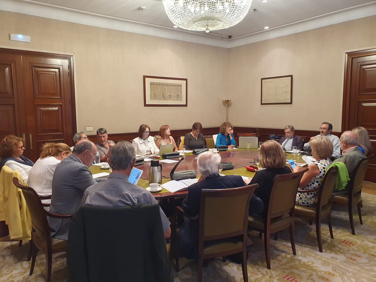 Un día intenso en el <a href="/Congreso_Es/">Congreso</a> 

Reunión de Junta Directiva de la Asociación de #exDiputados y #exSenadores de las Cortes Generales.

Aportando nuestros activos al futuro de nuestro país.

<a href="/exparlamentario/">ExParlamentarios</a> 
#Economía #Sostenibilidad #IgualdadDeOportunidades #Tecnología #ODS