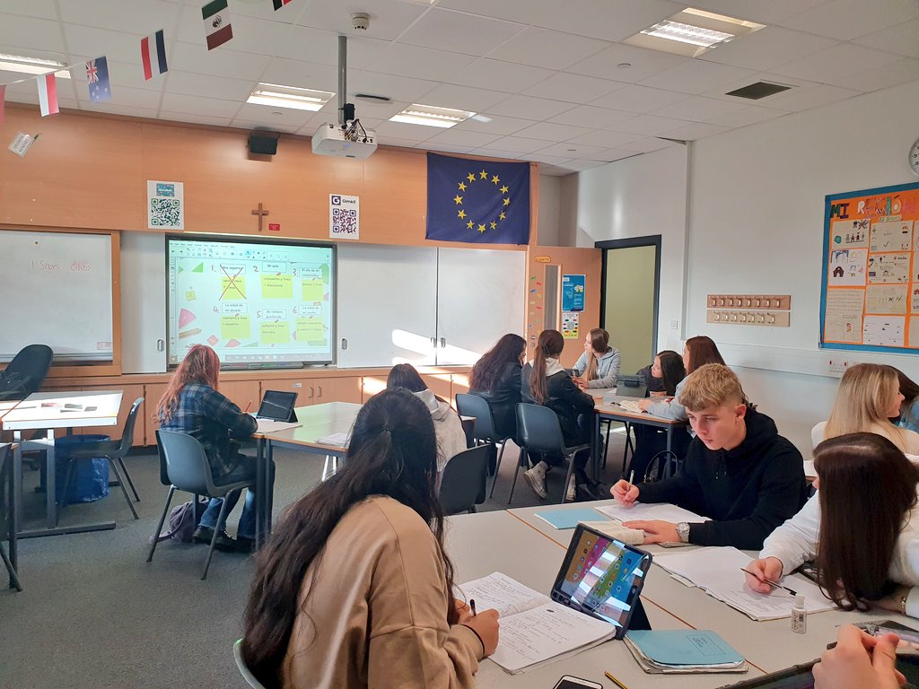 StMungosML's tweet photo. Combining Spanish and numeracy with 4D today #mathsweekScotland https://t.co/oFogz02qvT