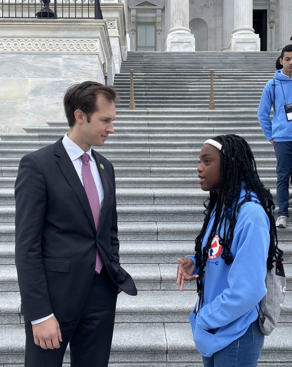 Our Youth Fellows met @RepAuchincloss on the steps of the Capitol this morning and discussed civics, service, and leadership. #ECYFinDC23