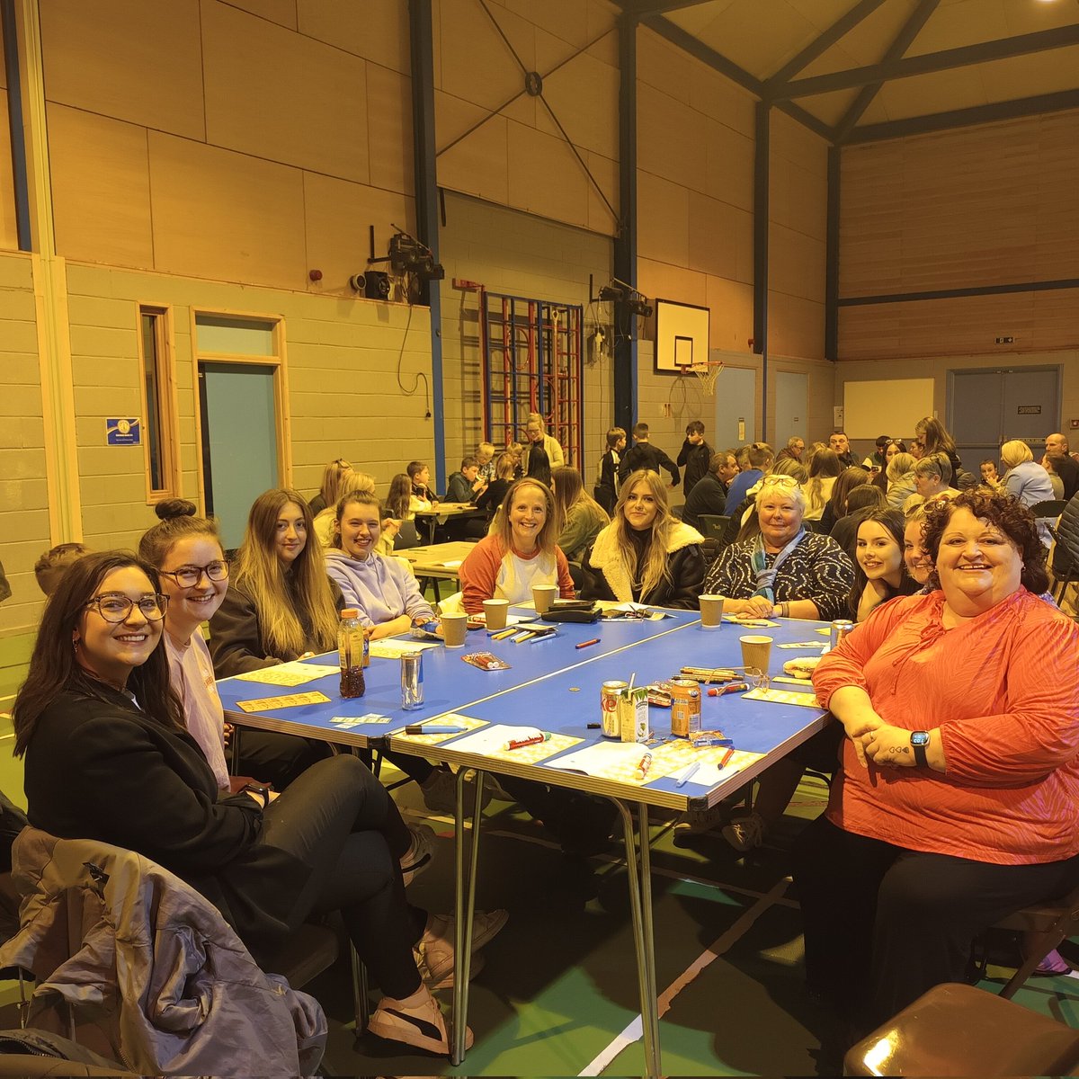 Rachmacsty's tweet photo. Team new and old, family and friends supporting Sgoil Nan Loch Bingo night @MacleodDonald @cne_siar @WiAdvisor @MacleodTrish #EducationalAttainmentTeam #PEF https://t.co/qbydcPeNAv