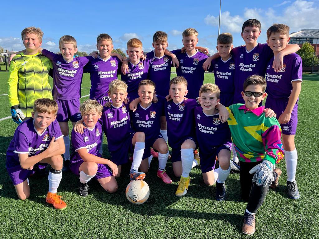 Well done to the Annanhill Primary teams taking part in the festival today. Loads of great play, goals, team work and fun on the Astro. Thanks to all the teams for taking part ⚽️👍 <a href="/AyrshireSFA/">AyrshireSchoolsFA</a> and <a href="/sschoolsfa/">Scottish Schools' Football Association</a>