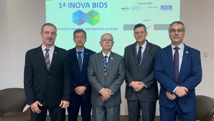AmazulDefesa's tweet photo. A AMAZUL participou, nos dias 28 e 29/9, da primeira edição da InovaBIDs, evento promovido pela Associação Brasileira das Indústrias de Materiais de Defesa e Segurança (ABIMDE), em parceria com o SENAI CIMATEC Bahia. Leia mais: https://t.co/hYluF4O9Jt https://t.co/tJuD1lUX1V