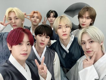 MuWishFr's tweet photo. [#WISH #MU] TWITTER | 29.09.2023

Mise à jour du compte Twitter d'EPEX avec Mu et Wish

#EPEX #이펙스 #WISH #위시
________
Cr : @the_EPEX https://t.co/vyekD89CUi