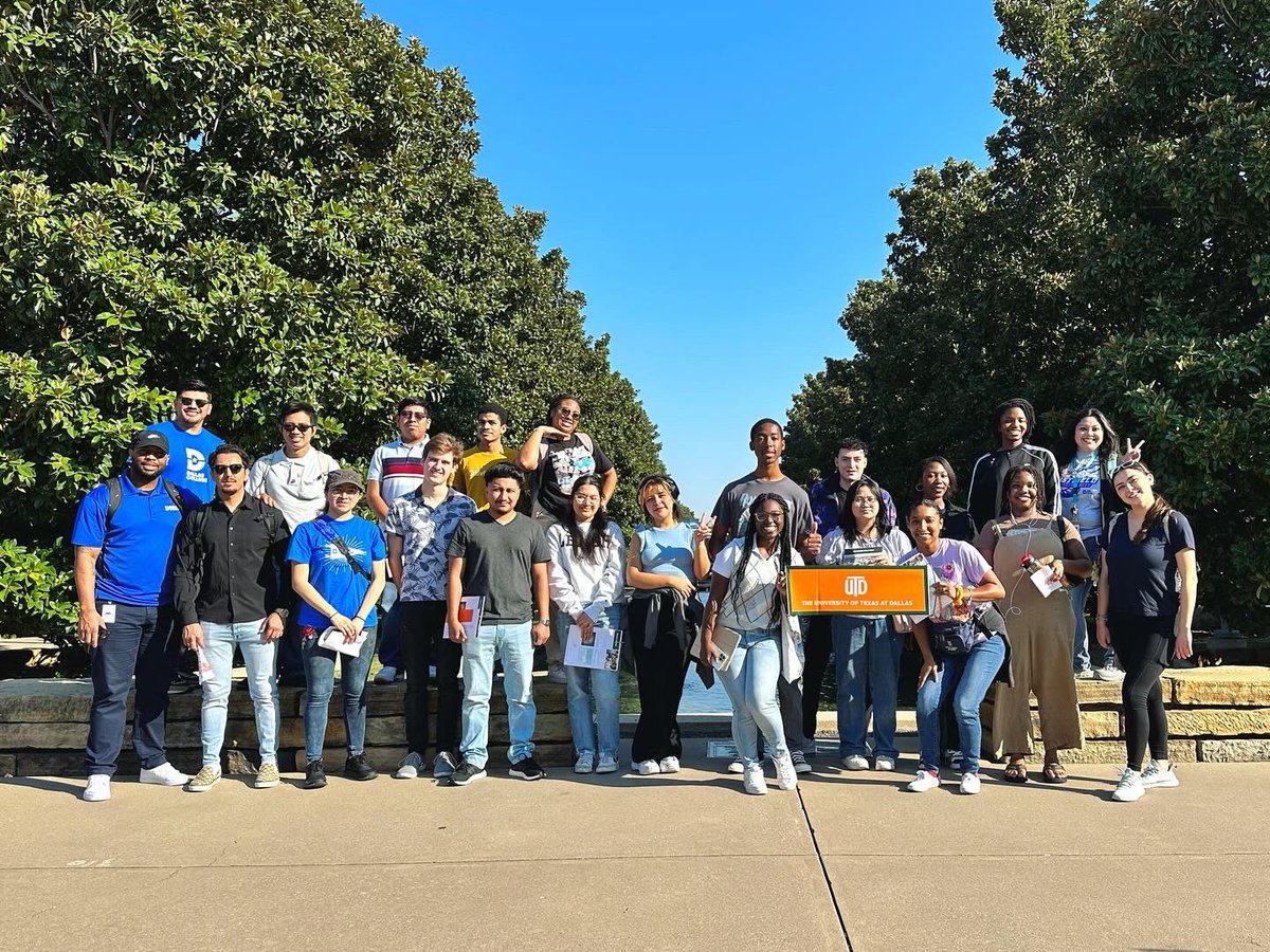 UTDScience's tweet image. We had so much fun showing @dallascollegetx students around the campus! Hoping these superstars become Comets ☄️ 🤞

#futurecomet #transferstudent