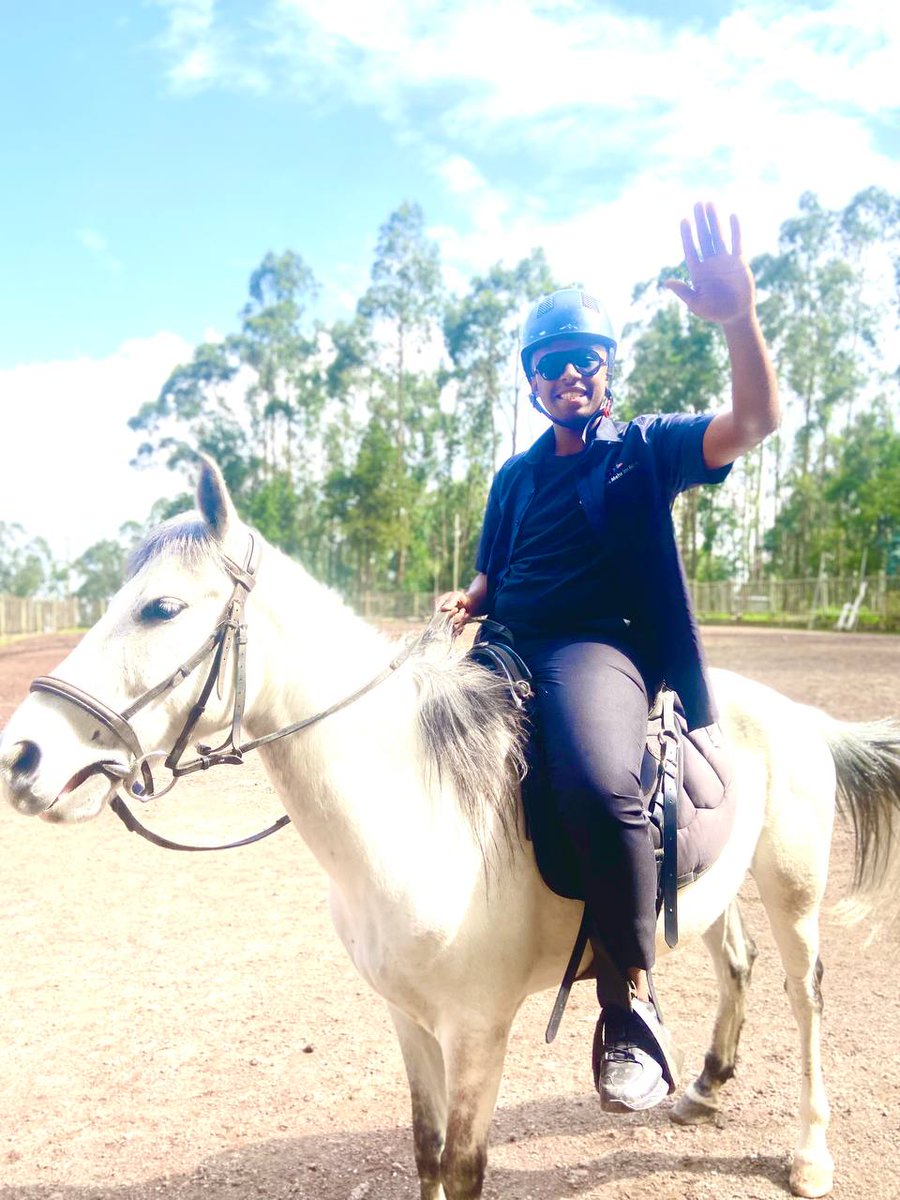 hamseshifo's tweet photo. Horse 🐎 🐴 🎠 🏇 Riding ❤ 😍 💖 ❣ 💕 💘 https://t.co/8VSI7mnFQO