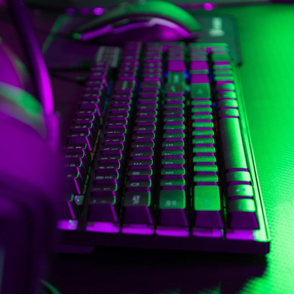 Embark on an epic journey through a breathtaking fantasy gaming realm, where magic and adventure await. 🟪🟩

Mouse - Artemis Series 
Keyboard - Artemis Series
Headset - Comms Series

 #gamersetups #TechReview #GamingCommunity #gamingsetup #GamingCommunty #gamingaesthetic