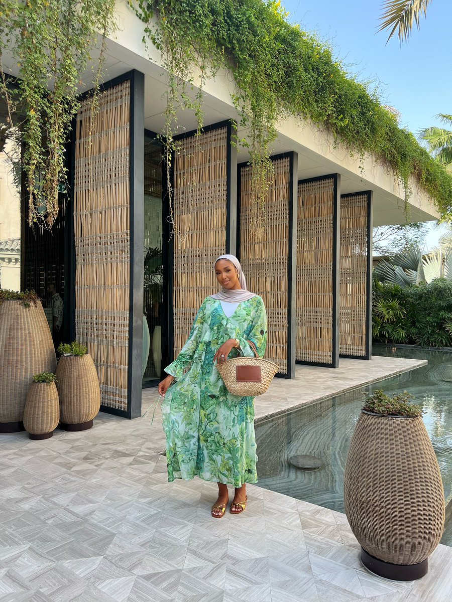 israslayed's tweet photo. the grass is always greener on this side🌾 https://t.co/yj3CdBxIdK