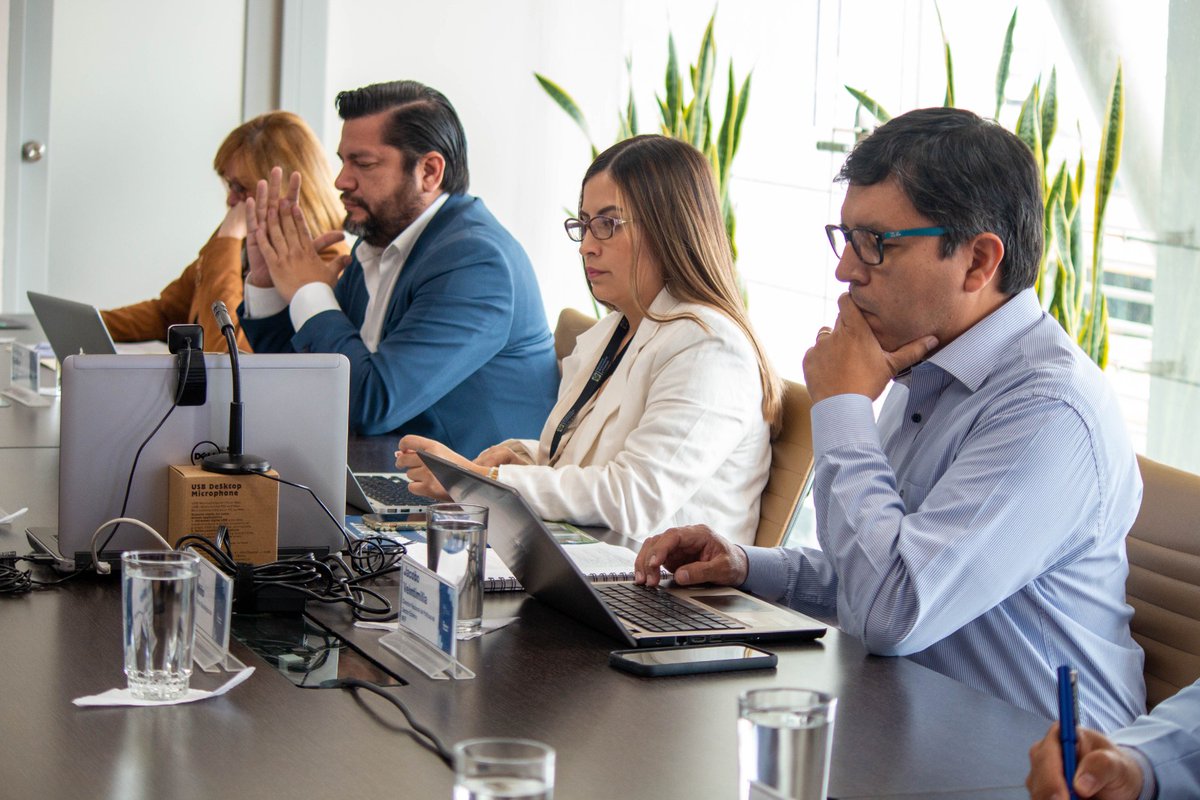 Produccion_Ecu's tweet photo. 💰Seguimos colocando #MásInversionesEnElEcuador. Hoy, aprobamos USD 78 millones💵en proyectos que generarán más de un centenar de empleos directos para el beneficio de más ecuatorianos.

✔️Con la ejecución de la 9⃣na Sesión del Cepai sentamos las bases para un mejor Ecuador🇪🇨. https://t.co/GgKzJpdf8e
