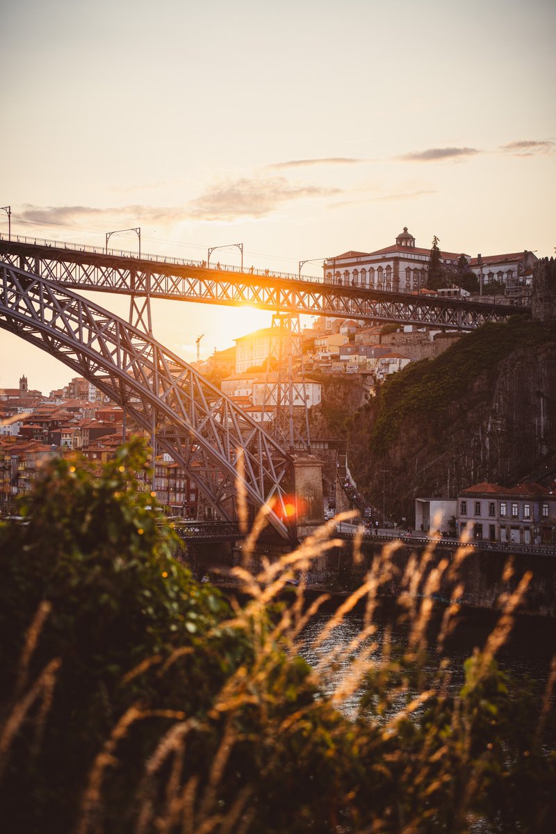 Beautiful Porto during sunset #sunsetphotography #sonya7iv
