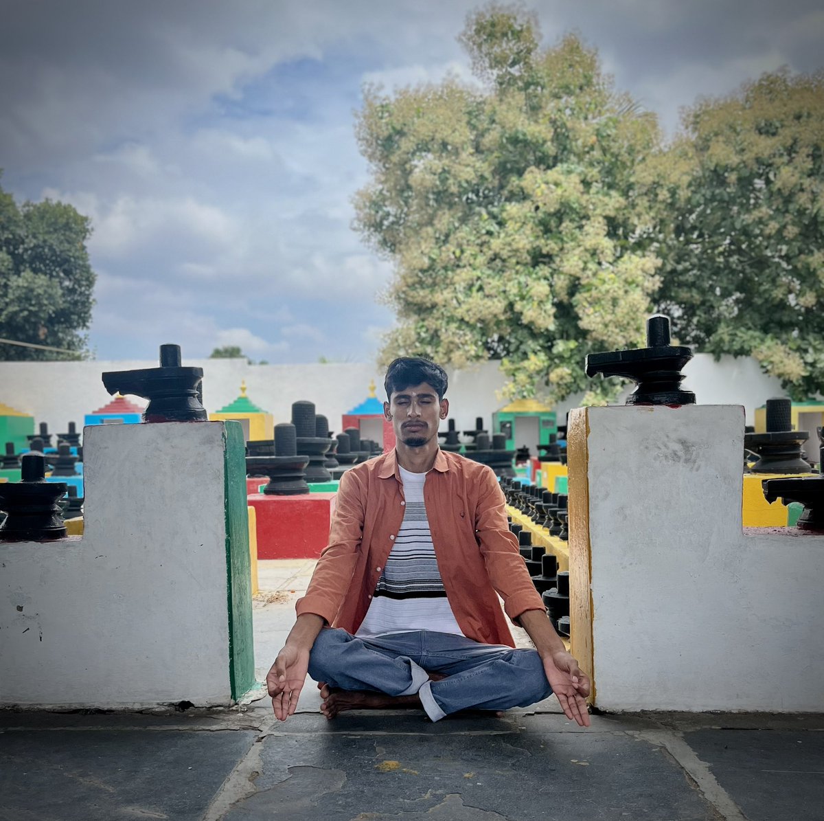 TheAIFellow's tweet photo. Cool ban ne k liye ek meditation wali pic upload kr deta hu😂 https://t.co/NPjkSkqRA7