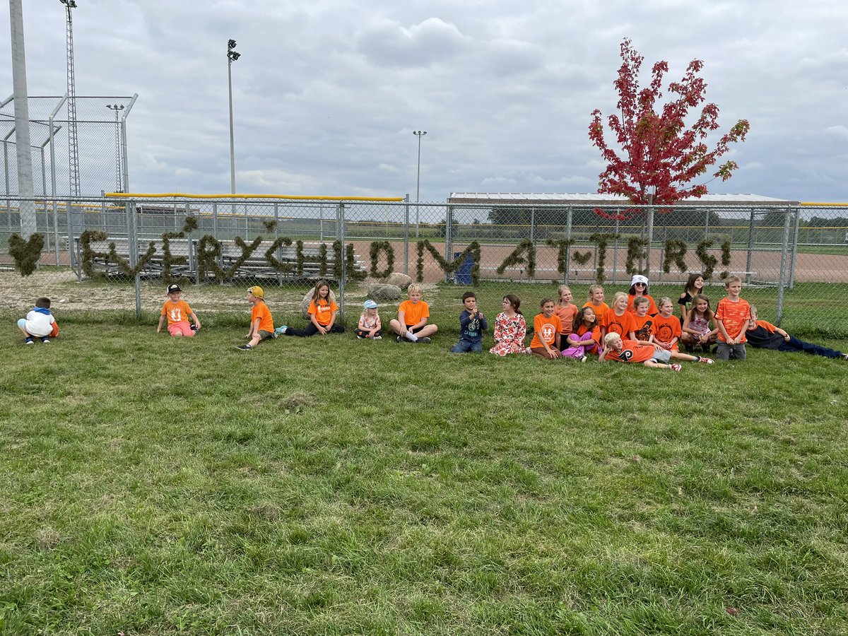 ELES students created a recess masterpiece to show their support for Truth and Reconciliation! <a href="/LKDSB/">Lambton Kent DSB</a> <a href="/LKelempro/">LKDSB Elem Program</a> <a href="/DiversityLkdsb/">LKDSB Inclusive Diversity</a> #everychildmatters