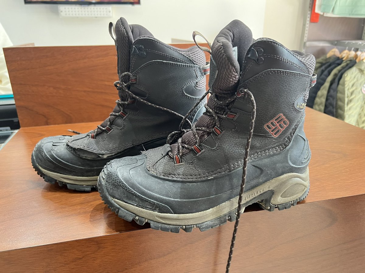 stangler_sergio's tweet photo. Así se hace? @Columbia1938 @ColumbiaArg con los clientes? Tuvo un problema mui raro con Las botas de mi hijo casi sin uso y la Columbia “sin ticketes no puedo hacer nada”… Quién anda con ticketes de compra en viaje? https://t.co/4wsG6l0Vwt