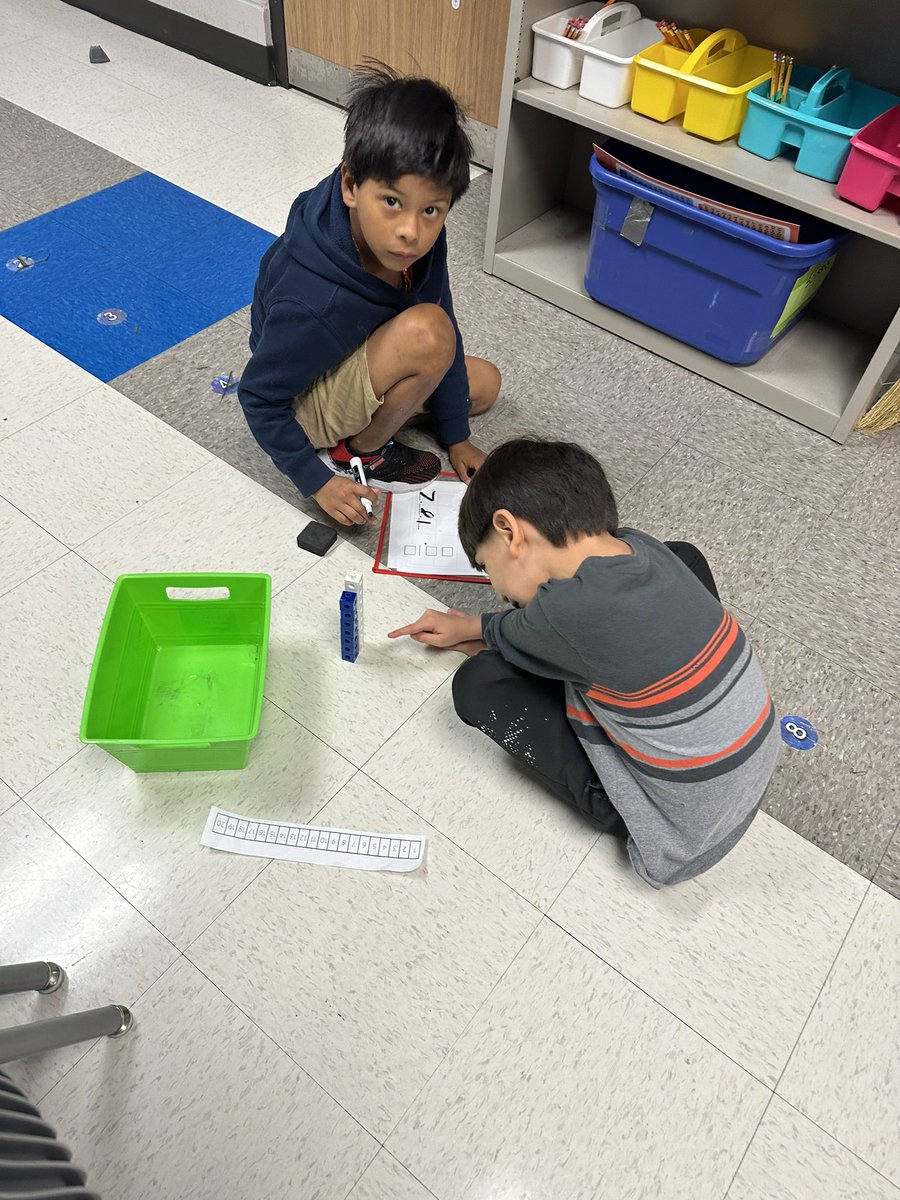 MrsElliott_JCE's tweet photo. Shout out to Mr. Offutt’s class for their fabulous math lesson! Students were building models, writing equations, sharing strategies, and analyzing others work! @JCElem_RCS @SusanLoveless23 @_ryano12 https://t.co/ypF6e9x3hn