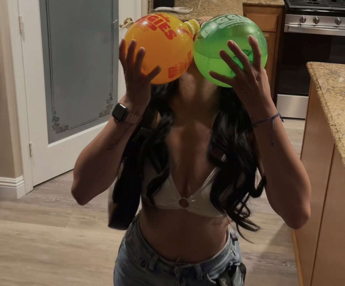 pyperxox's tweet image. “what are your plans this weekend?” 

me: