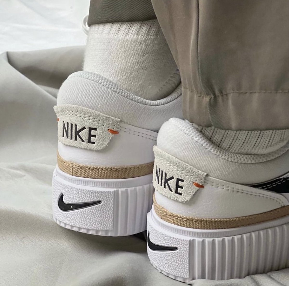 CaminoTV's tweet image. La Nike Court Legacy Lift 🏂

Lien affilié : chck.me/dNky (85€)