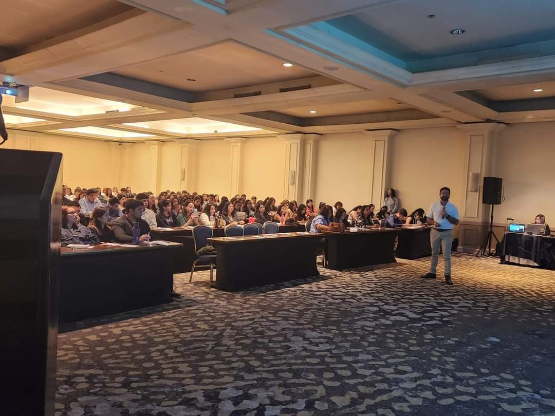 Sagrisasv's tweet photo. Este día estuvimos presentes junto con el Dr. Carlos Calvo de Boehringer Ingelheim quien participó en el Congreso sobre "Parásitos más comunes en perros y gatos, enfoque zoonotico" que se llevo a cabo en la Universidad Salvadoreña Alberto Masferrer (USAM). https://t.co/5DIeU0jaPS