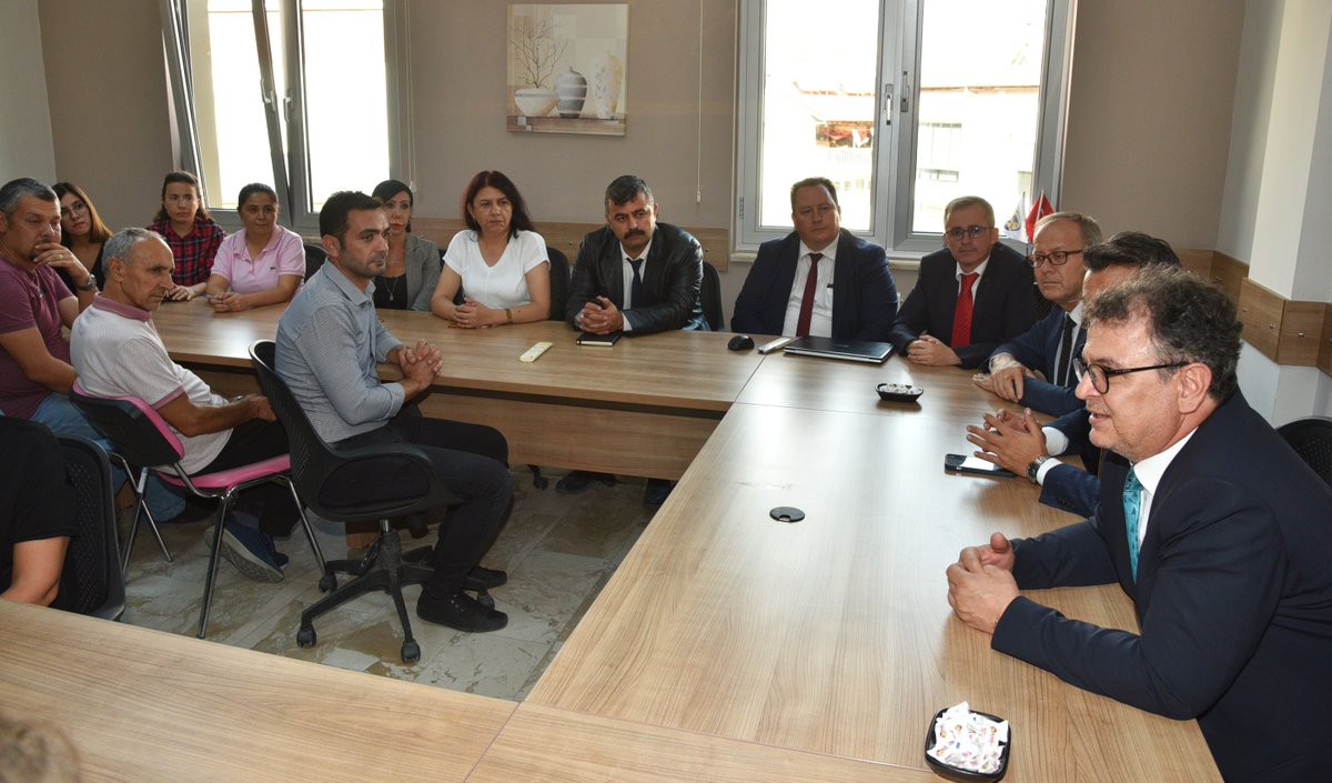 📌Pamukkale Rehberlik Araştırma Merkezi 

Bakanlığımız <a href="/MebOrgm/">Özel Eğitim ve Rehberlik Hiz. Genel Müdürlüğü</a> Genel Müdürümüz Doç. Dr. Mustafa Otrar ve İl Milli Eğitim Müdürümüz Dr. Emre Çalışkan, kurumumuzu ziyaret ederek eğitim çalışmaları hakkında bilgiler aldı. 

<a href="/emre_caliskan/">Emre Çalışkan</a>  <a href="/tcmeb/">Millî Eğitim Bakanlığı</a>