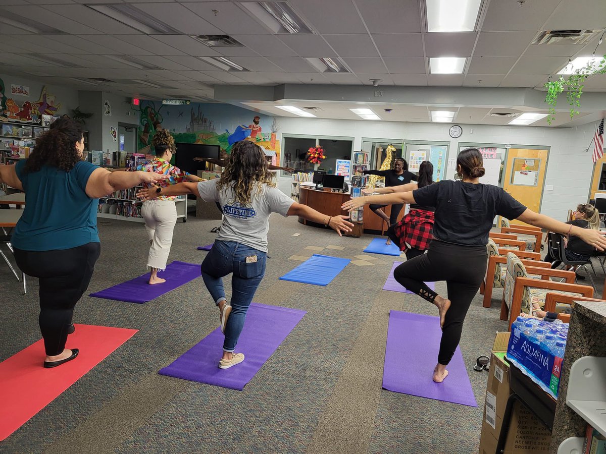 Our Mom’s Making Moments started off this morning with Yoga! It was a wonderful morning of fellowship! @TransformHCPS @HillsboroughSch