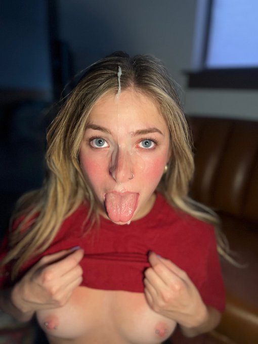 Facial before bed anyone? :) https://t.co/I632PmNmDb