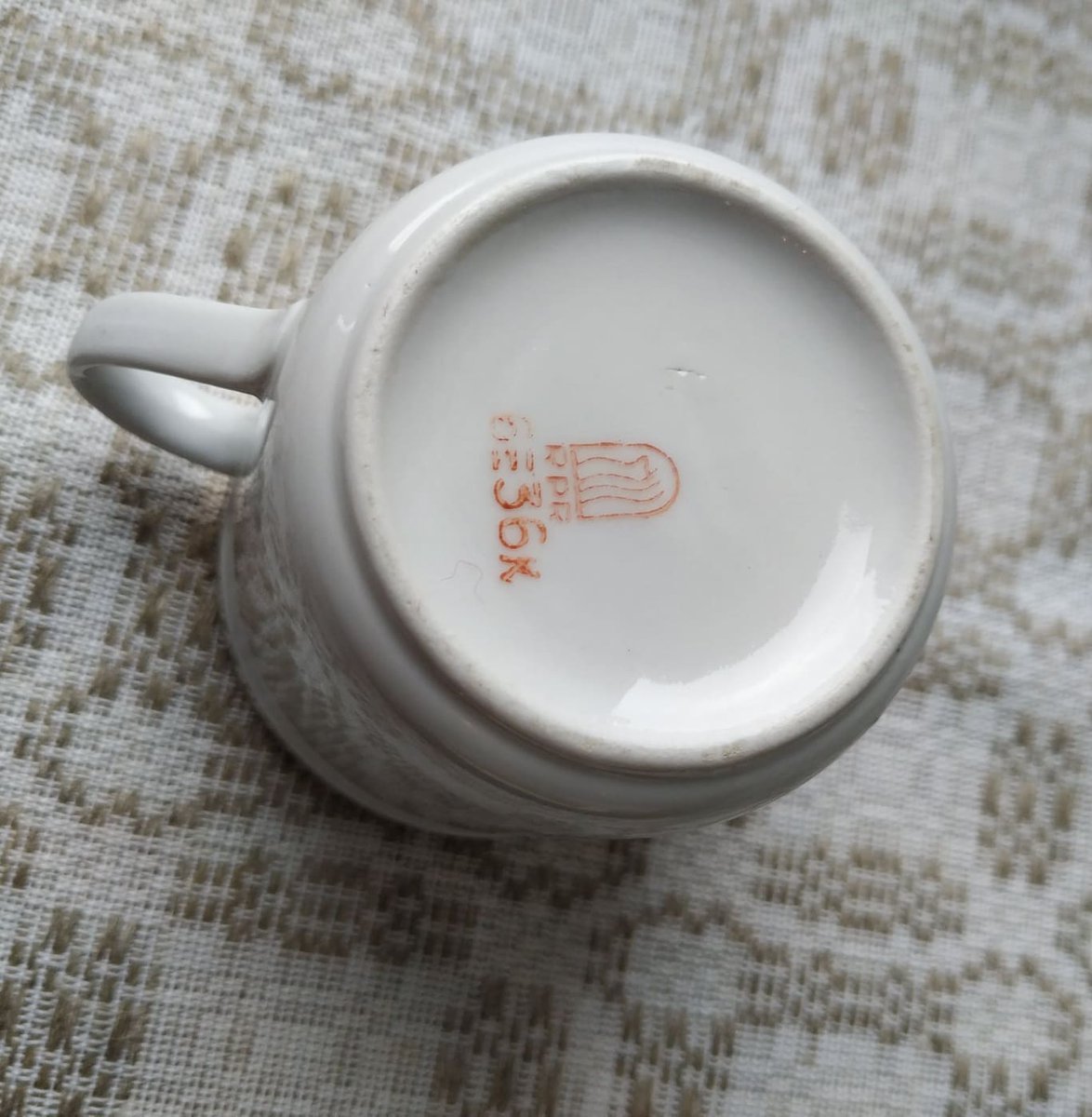 VintageSoviet's tweet photo. #Sale! 25% OFF!
#White #porcelain #mug #tea #coffee #cup #whitemug #golden #rim #Latvia #Riga #porcelain soviet era Vintage USSR milk cup
https://t.co/w0236YXEg3 https://t.co/Ly1BzokR34